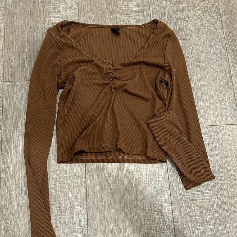 Brown long sleeve scrunched crop top